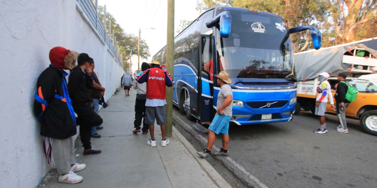 Sale caravana migrante de Oaxaca
