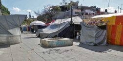 Foto: Luis Alberto Cruz // Los vendedores ambulantes siguen invadiendo las calles del Centro Histórico de Oaxaca. La entidad encabeza las cifras de trabajadores en la informalidad.