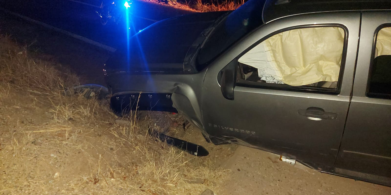 Accidente entre  taxi y camioneta
