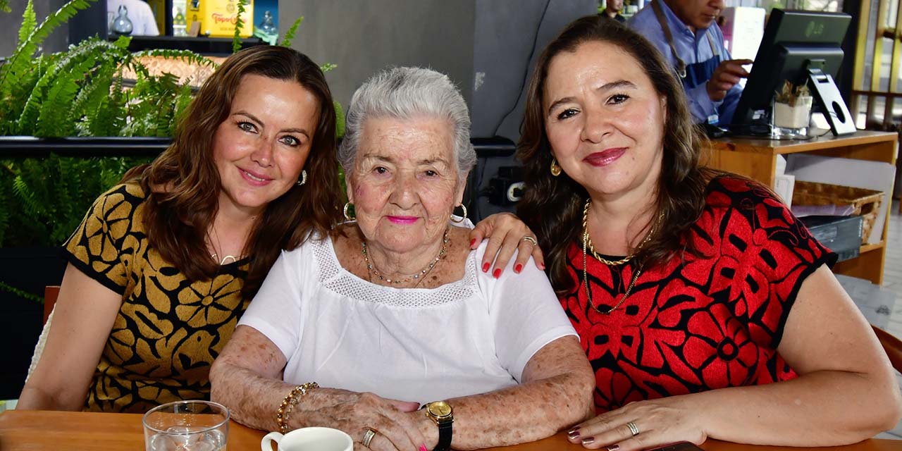 Fotos: Rubén Morales // Susana y Luci agradecieron el gran cariño que les ha brindado.