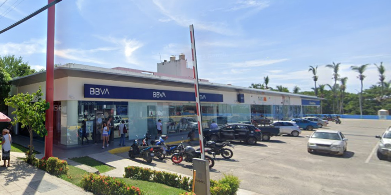 Violento atraco en sucursal bancaria de BBVA en Puerto Escondido | El Imparcial de Oaxaca