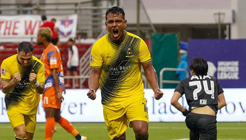 Julio Cruz estrena con gol en Singapur | El Imparcial de Oaxaca