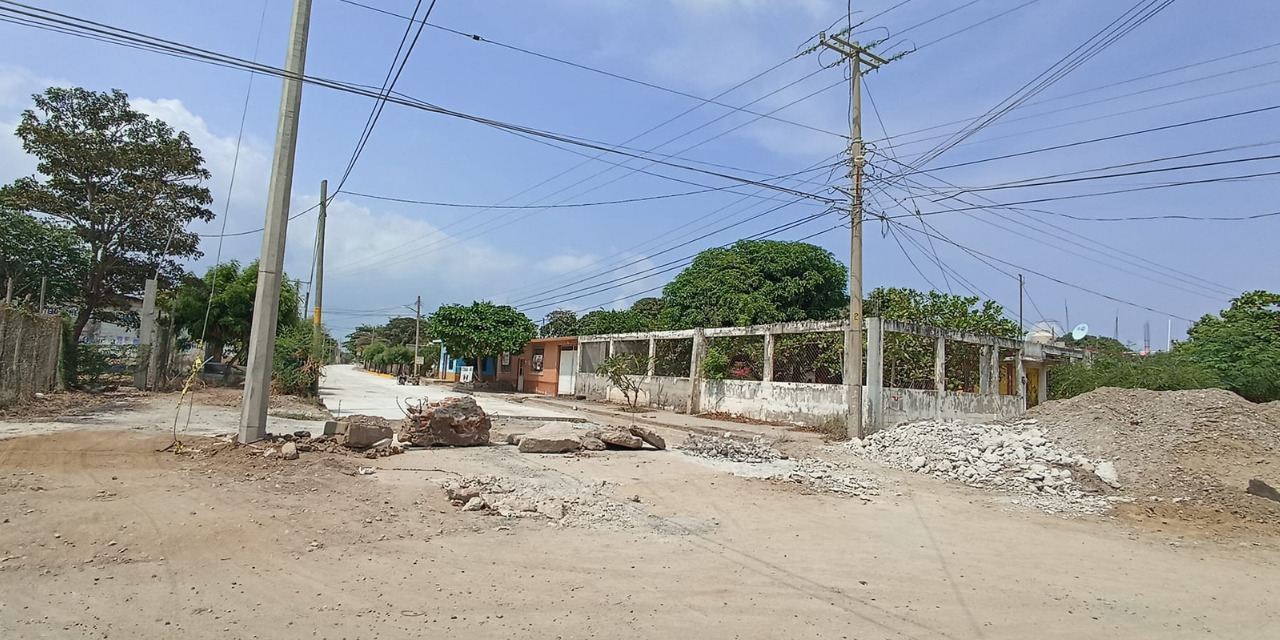 Denuncian obras de pavimentación inconclusas en Unión Hidalgo | El Imparcial de Oaxaca