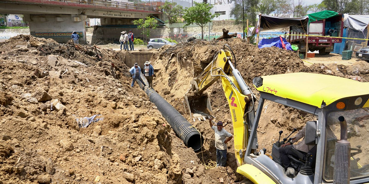 Rehabilitan colector pluvial para desfogue en paso a desnivel del puente Valerio Trujano
