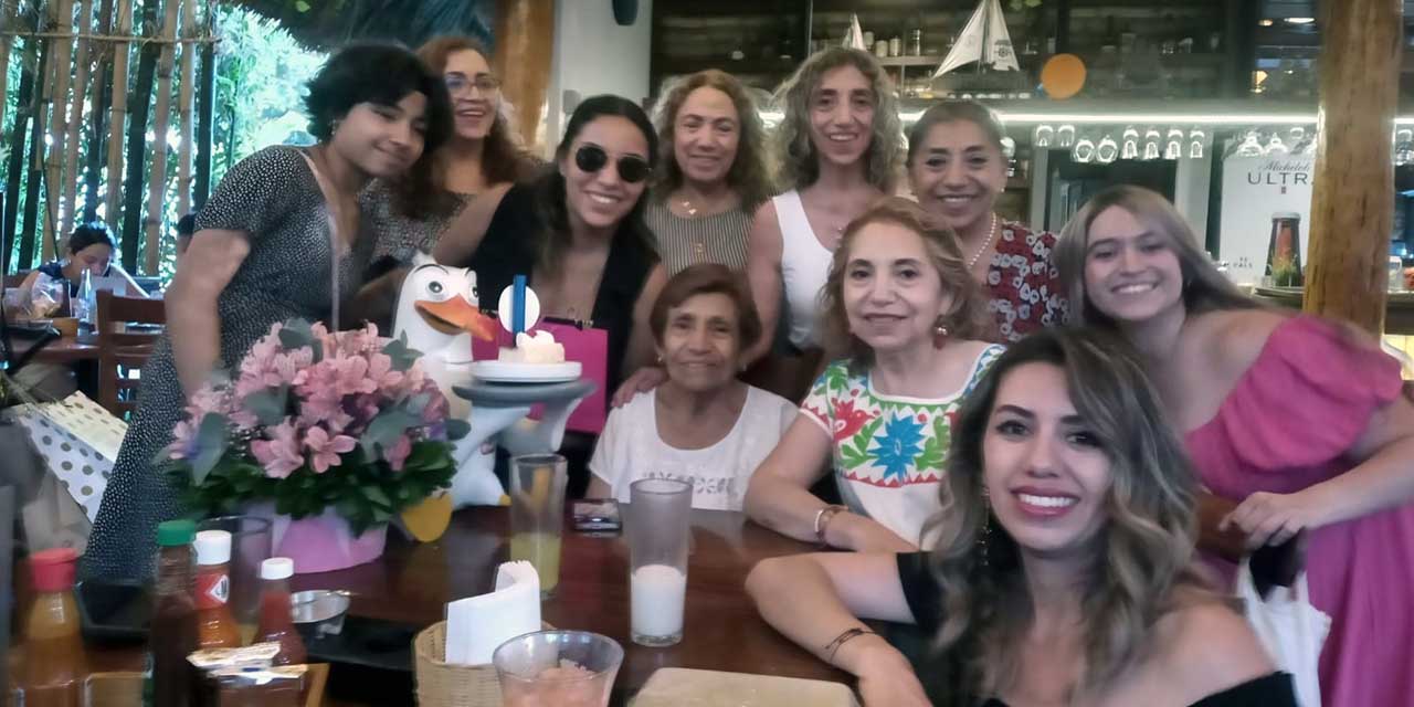 Foto: cortesía // La cumpleañera estuvo rodeada de sus seres queridos.
