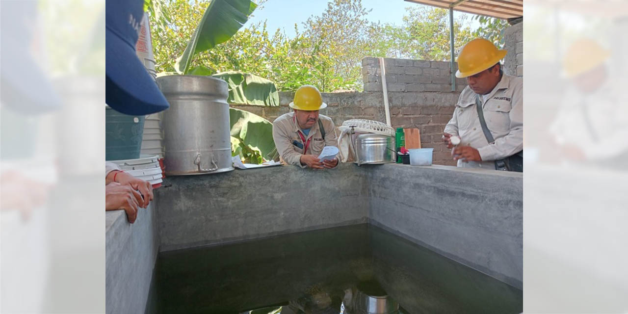 Foto: Gobierno de Oaxaca // Limpieza de cisternas y tinacos, claves para combatir dengue, zika o chikungunya.