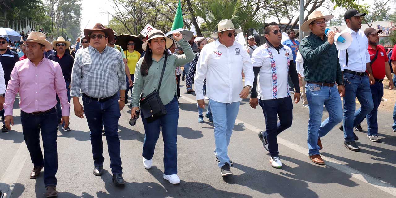 Foto: Luis Alberto Cruz // Maestros de la Sección 22 alistan otra marcha para este viernes 14 de junio.
