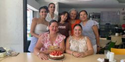 Fotos: cortesía // Regina Castro, Lupita Ramos, Diana Ángeles, Lucila de Ángeles, Ana Lilia de Lázaro, Ale de Macías y Mónica de Castro, degustaron de un delicioso pastel.