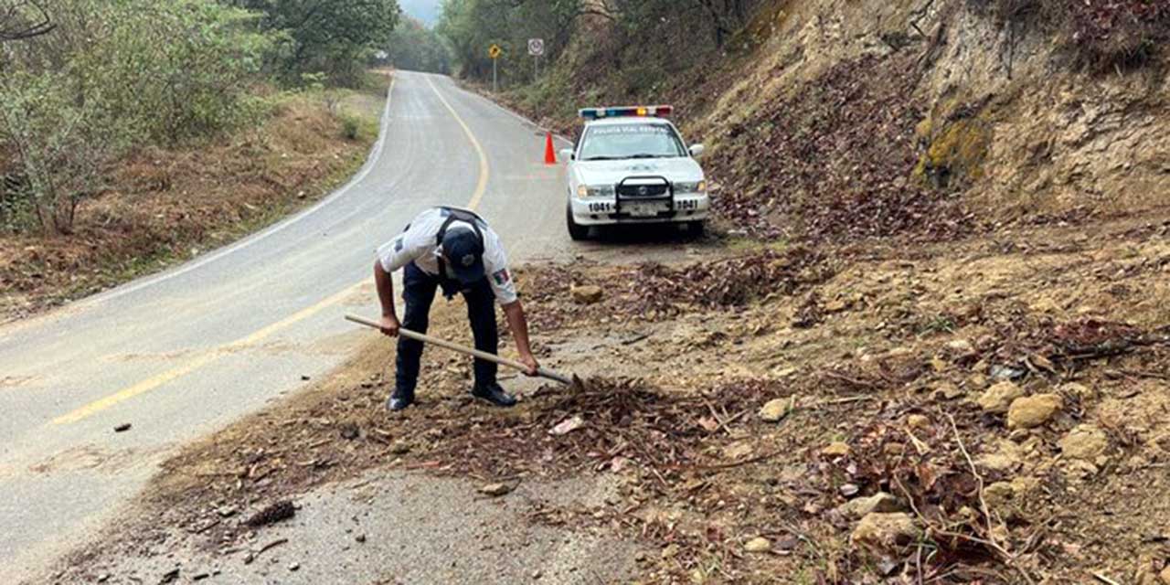 Foto: cortesía // Se registran deslaves y derrumbes en carreteras de la Costa, Istmo y Sierra Sur.