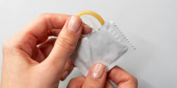 Foto: redes sociales // El uso correcto y constante del condón puede disminuir el riesgo de transmisión del VPH y otras enfermedades de transmisión sexual.