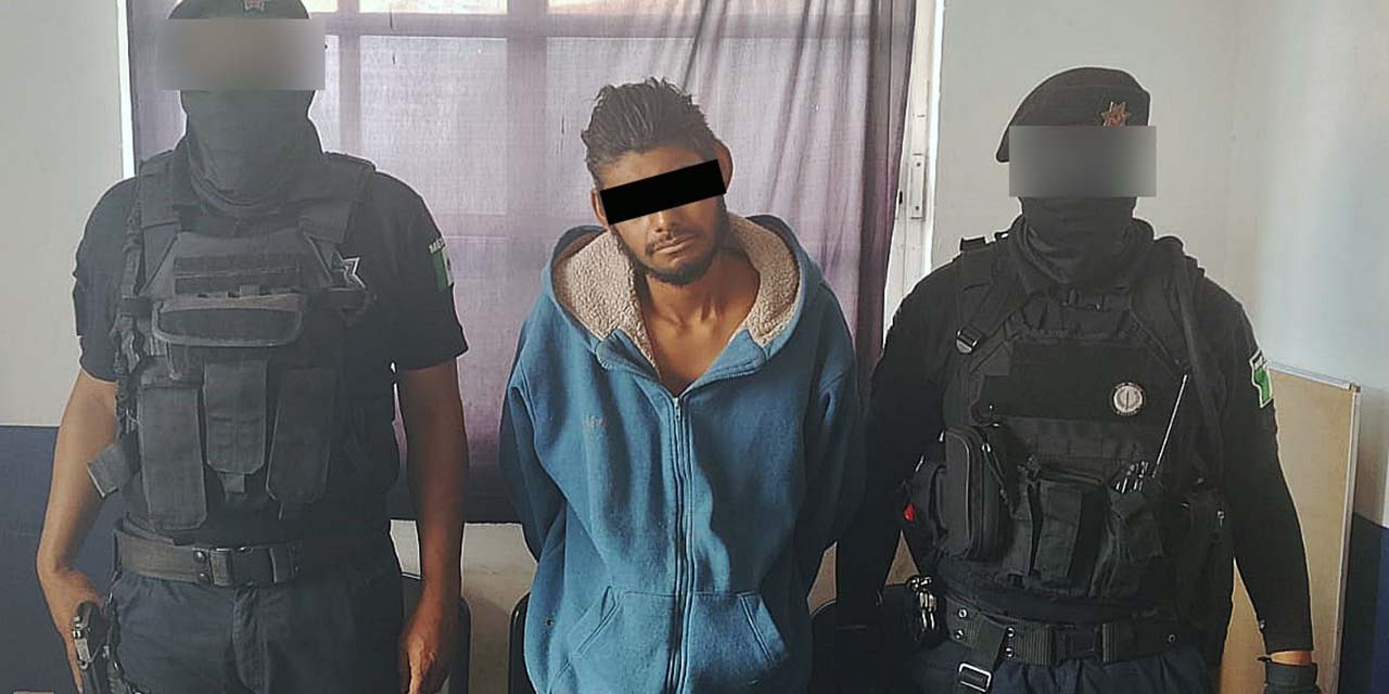 El detenido dijo llamarse Miguel A. R. M., de 21 años de edad.