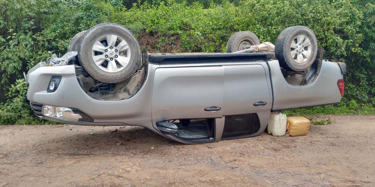 Pese a lo aparatoso del accidente, los ocupantes resultaron sin lesiones.