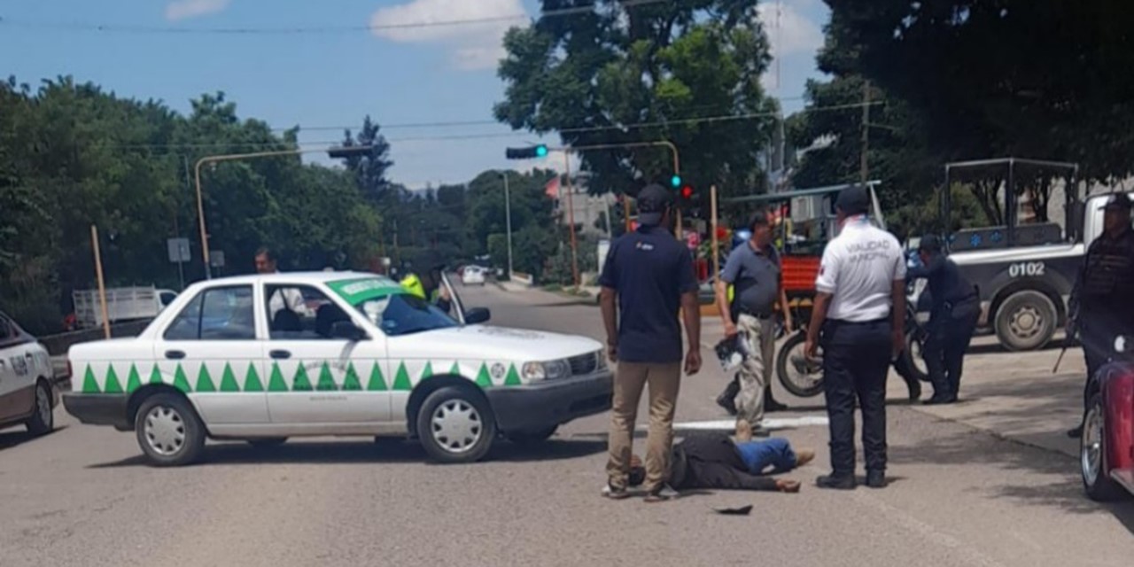Colisión entre moto  y auto en Huajuapan