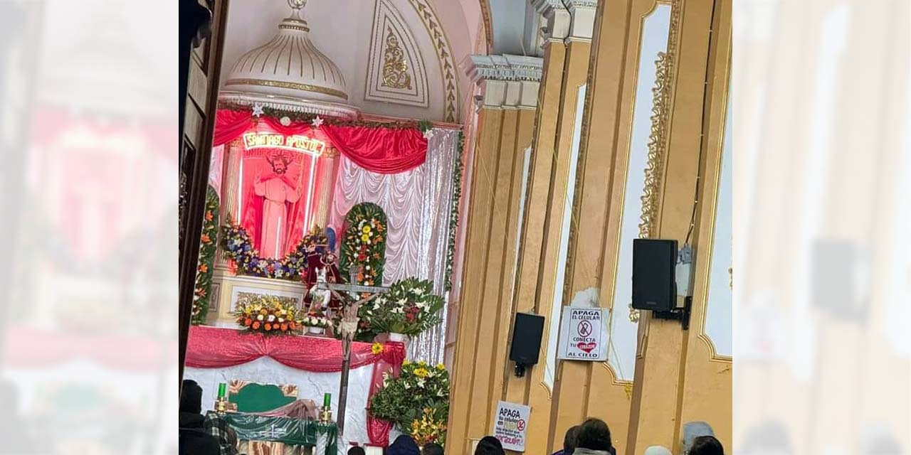 Con el tradicional saludo se anuncia el inicio de la fiesta patronal.