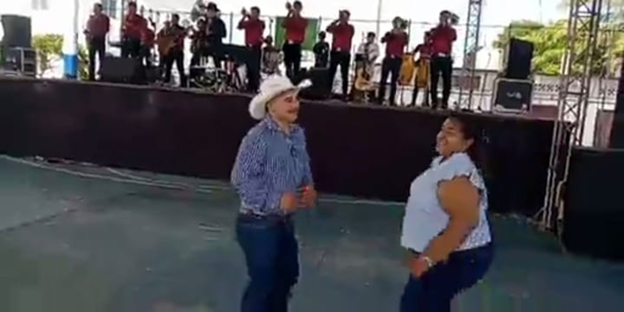 Despilfarra recursos públicos editl de Tonameca