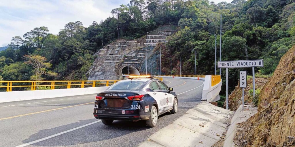 Derrumbes sobre la carretera a la Costa oaxaqueña - El Imparcial de Oaxaca
