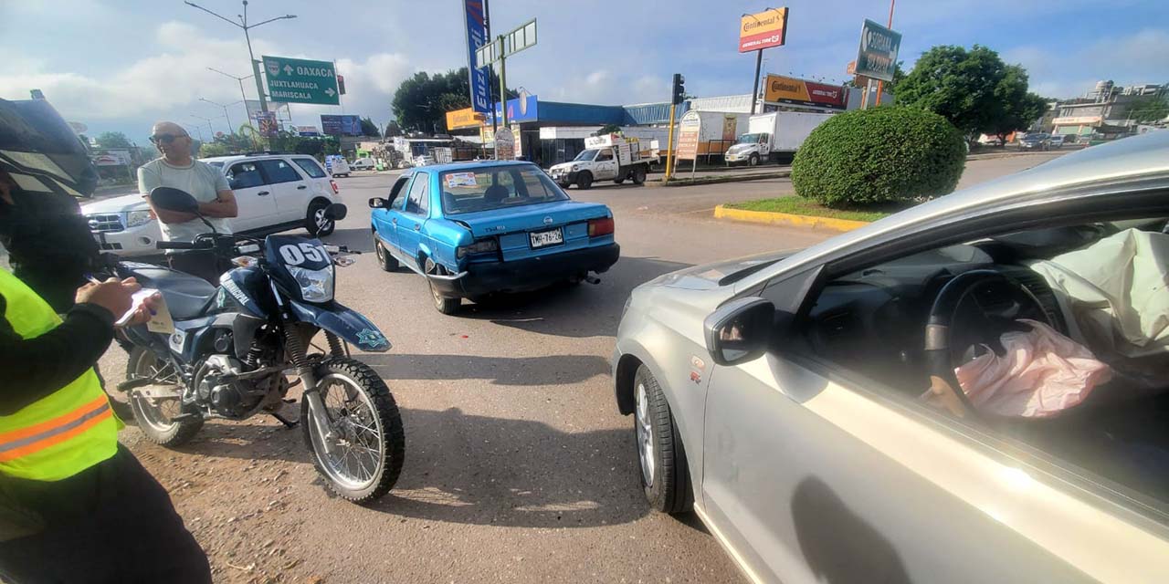 Las unidades involucradas fueron un auto tipo Vento y una unidad Tsuru.
