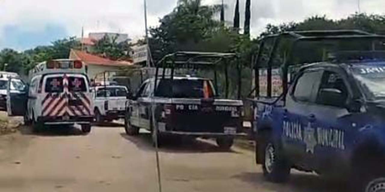 Paramédicos de Cruz Roja Mexica brindaron los primeros auxilios al herido y lo trasladaron a un nosocomio.