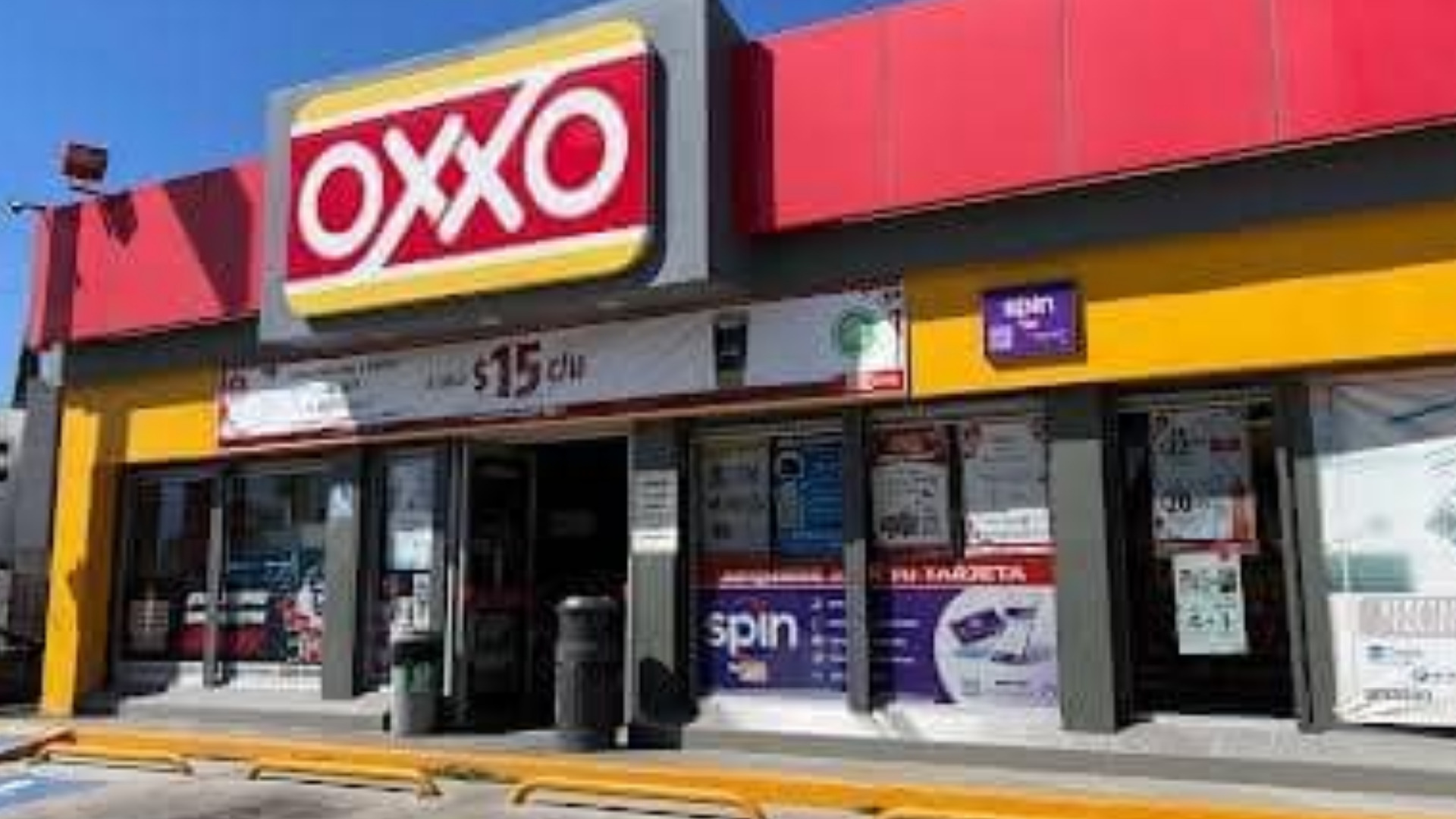 Robo a mano armada en Oxxo en Salina Cruz