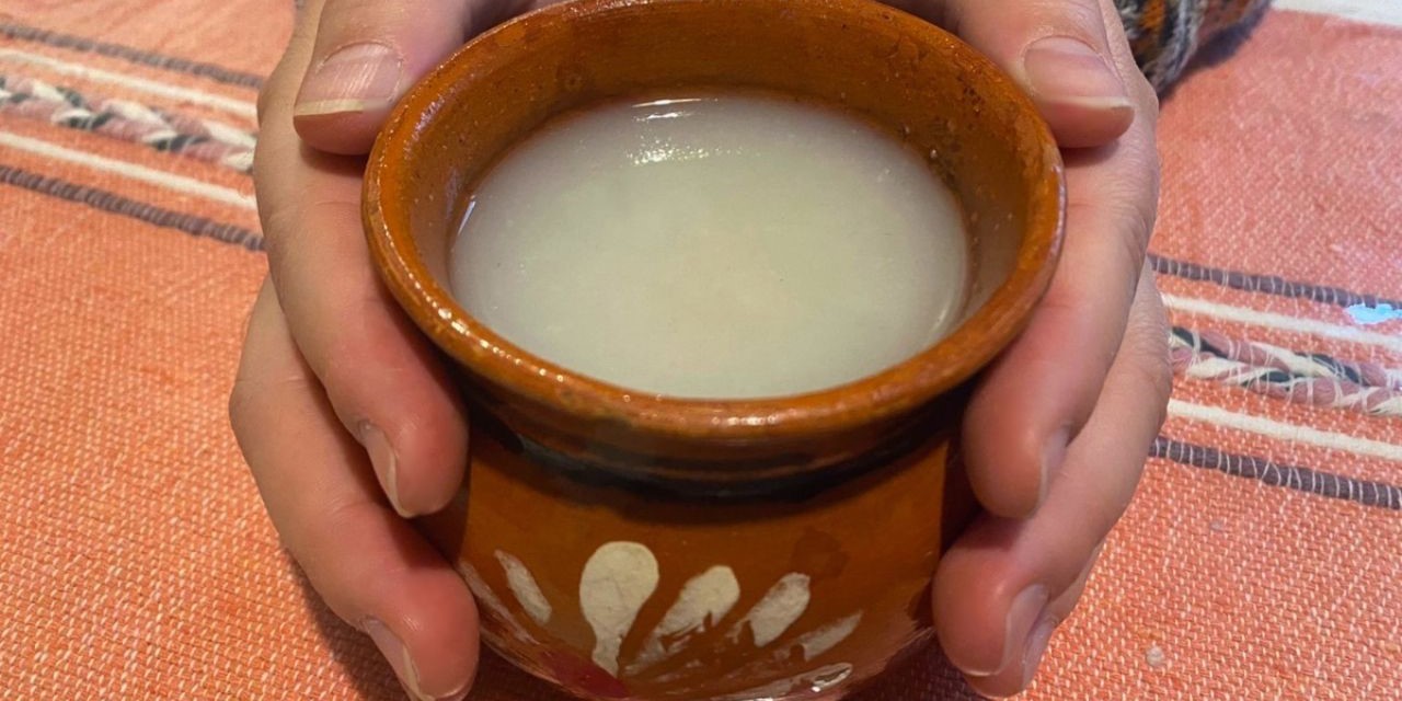 Conoce las calorías que contiene un rico atole de leche