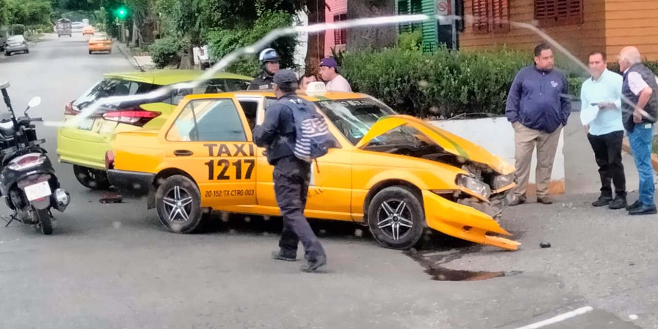 El percance ocurrió exactamente en la intersección de Nezahualcóyotl y Eucaliptos.