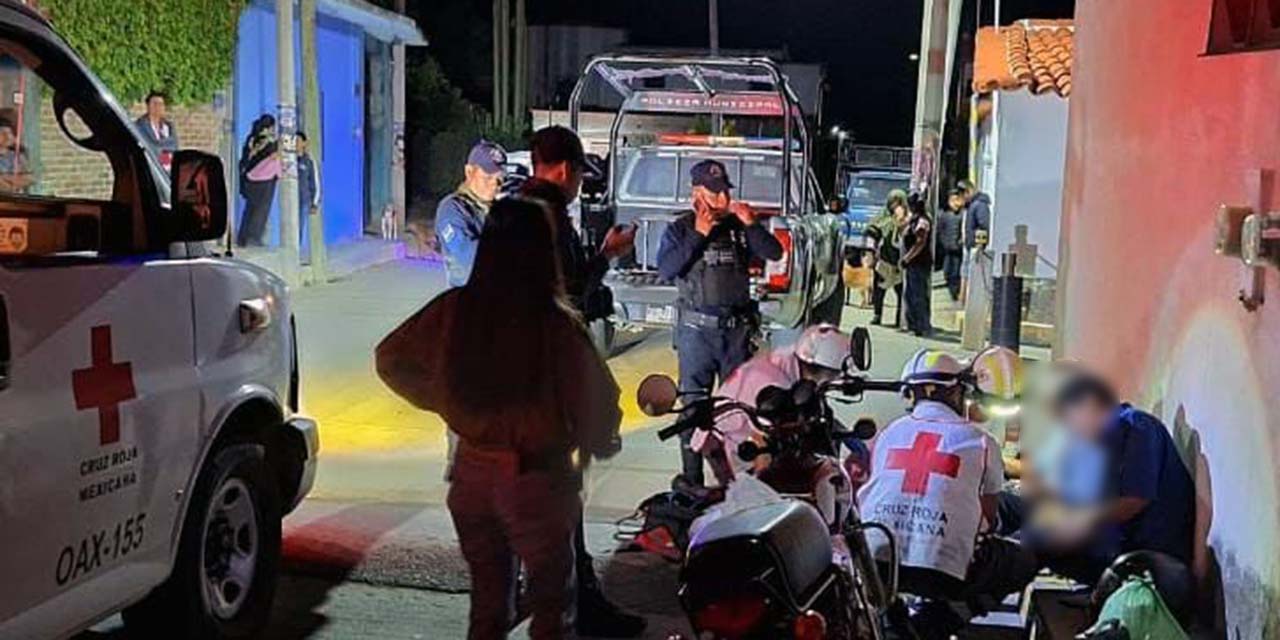 El herido fue atendido por personal de la Cruz Roja.