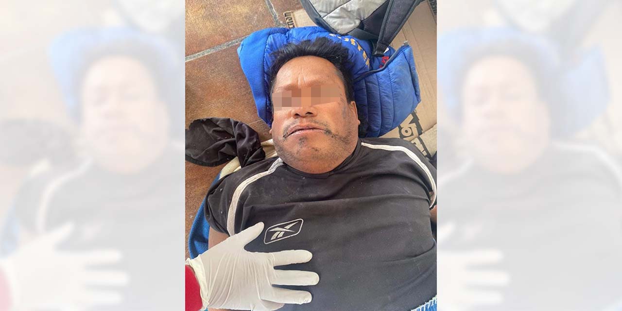 Coy Vázquez es conocido por su habilidad para narrar eventos de jaripeo.