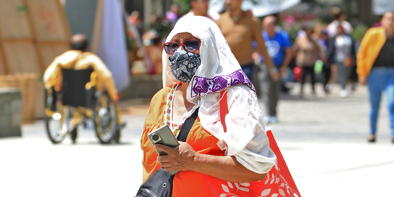 Foto: Adrián Gaytán // Exhortan a la población a continuar con la sana distancia y el uso correcto del cubrebocas ante los contagios por Covid-19.