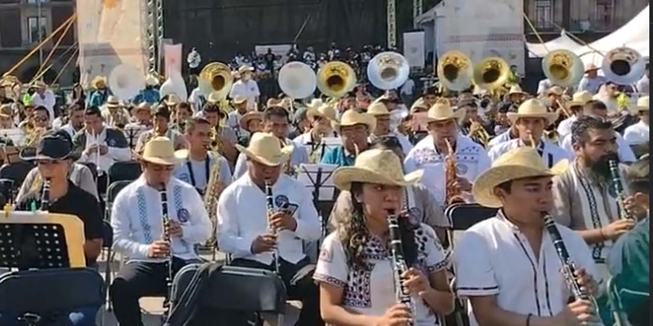 Se presenta la Banda Monumental Oaxaqueña en la CDMX - El Imparcial de  Oaxaca