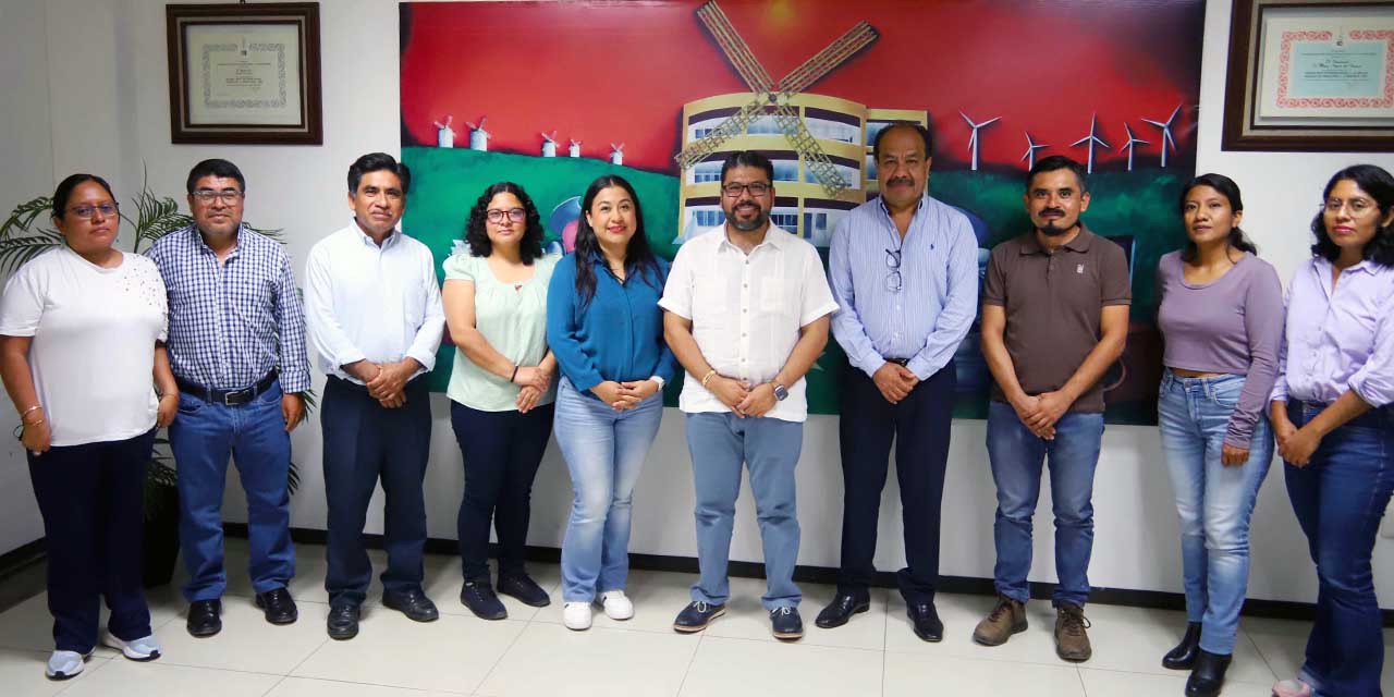 Foto: Luis Alberto Cruz // El Consejero Jurídico del Gobierno del Estado, Geovany Vásquez Sagrero, con editores, columnistas, reporteras y reporteros de EL IMPARCIAL.