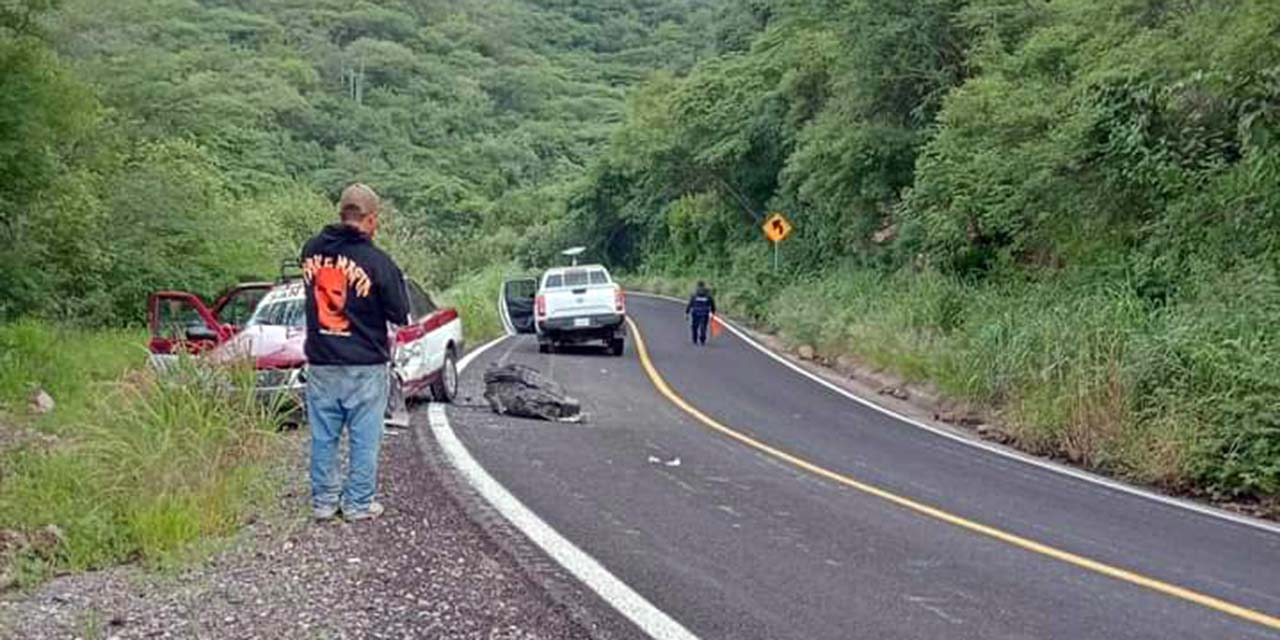 El fuerte accidente dejó a un conductor lesionado.