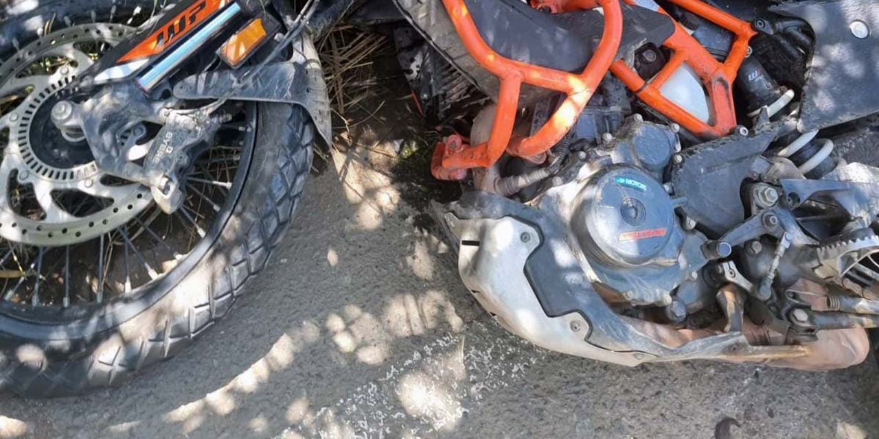El hombre de aproximadamente 35 años conducía una motocicleta KTM color negro con naranja.