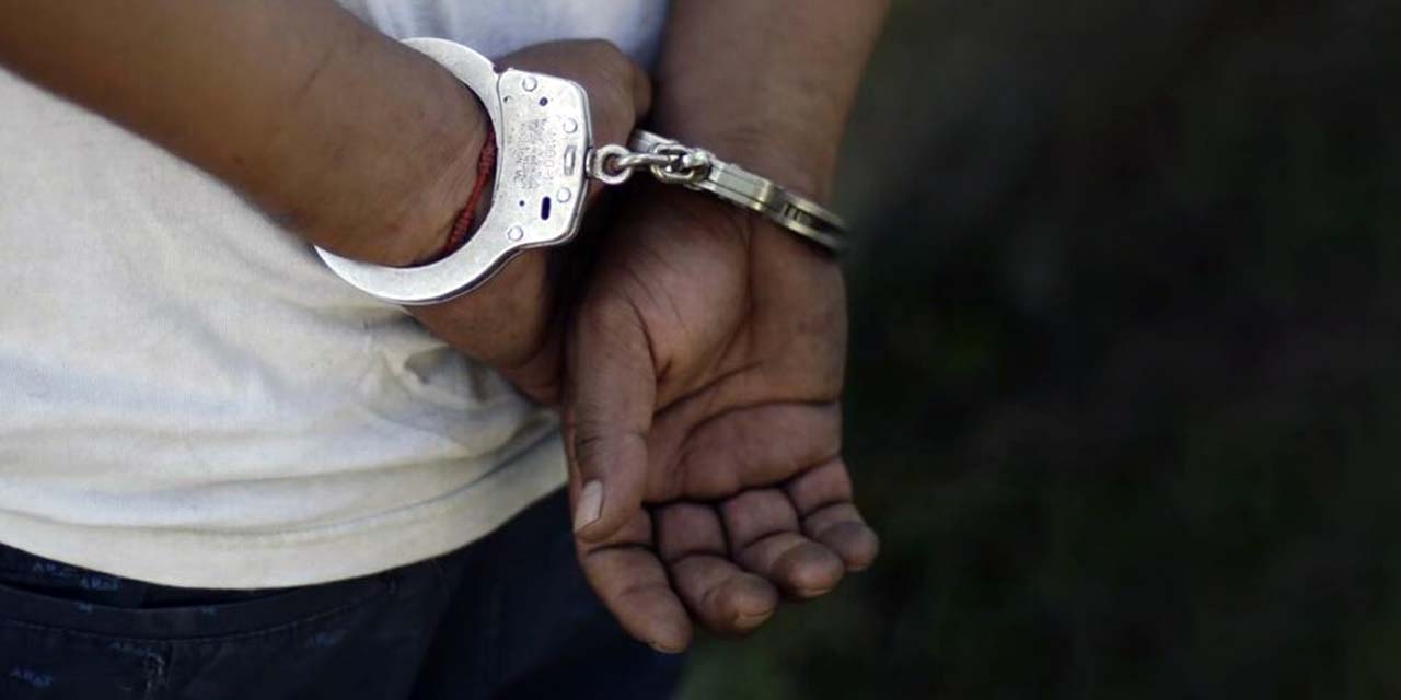 El joven de 22 años de edad terminó tras las rejas por agresión.