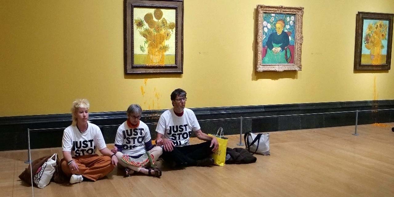 La Galería Nacional dijo que tres personas fueron arrestadas y que las pinturas resultaron ilesas