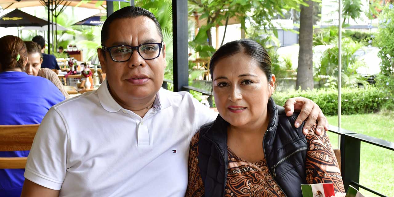 Fotos: Rubén Morales // Sergio León recibió el gran amor de su esposa.