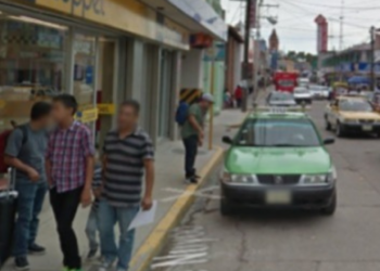 Hombre es víctima de fraude en una tienda
