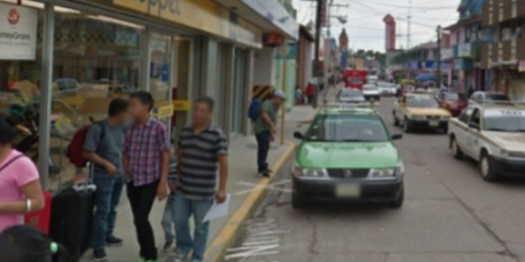 Hombre es víctima de fraude en una tienda