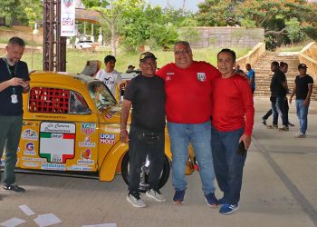 Fotos: Leobardo García Reyes // Las tripulaciones se reportan listas para la arrancada.