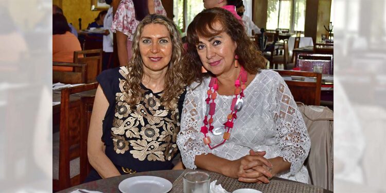 Foto: Rubén Morales // Aurora Bonequi y Tere Serrato posaron para nuestra lente.