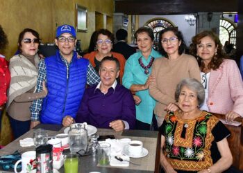 Foto: Rubén Morales // José Omar López Ortiz celebró su cumpleaños con una reunión en un restaurante.