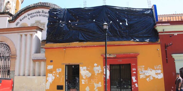 Foto: Adrián Gaytán // La edificación que debió haber sido demolida en Porfirio Díaz.