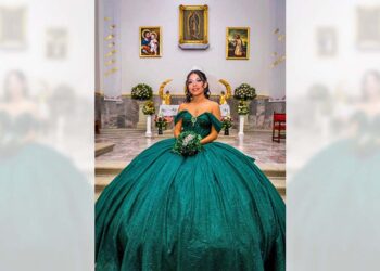Fotos: Rubén Morales // Nadxieli Martínez Pérez cumplió quince años y lo celebró en compañía de amigos, familia y seres queridos.