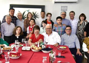 Fotos: Rubén Morales // Jesús Ángel Díaz agradeció la compañía que le brindaron este día tan importante para él.