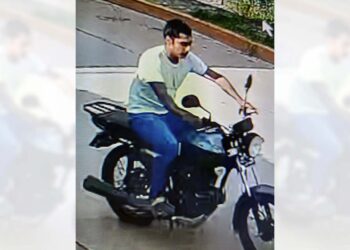 A través de las redes circularon fotos de la moto conducida por un sujeto, presuntamente responsable del robo.