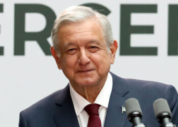 AMLO reporta ingresos por 1.2 mdp en su último año