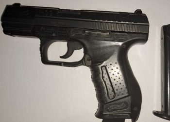 Aseguran arma de fuego, al no poder acreditar su posesión.
