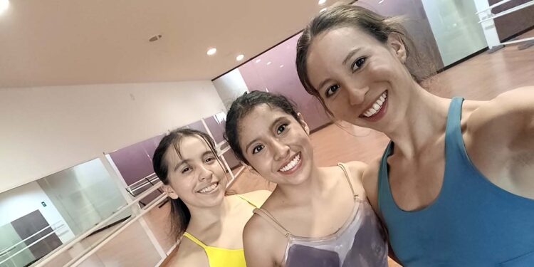 Foto: cortesía // Aleida Sosa, Mía Sánchez Balderas y Elena Banuet son las bailarinas que estrenarán la obra en el Festival de las Almas.