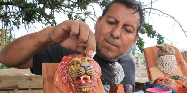 Miniaturas de alebrijes de las manos mágicas de Tilcajete