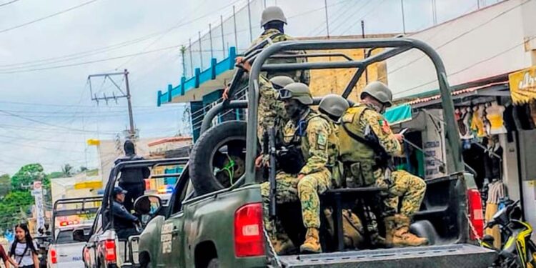 Presuntos sicarios  hostigan a vecinos