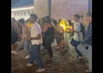 VIDEO | Mujer latina no puede creer cómo bailan el reguetón los portugueses